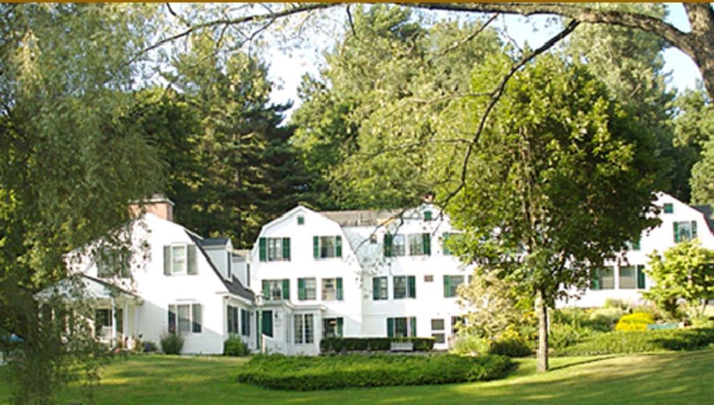Garden Gables Inn Lenox Exterior photo